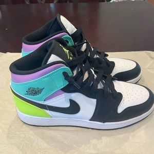 Jordan 1 Mid Pastel Black Toe